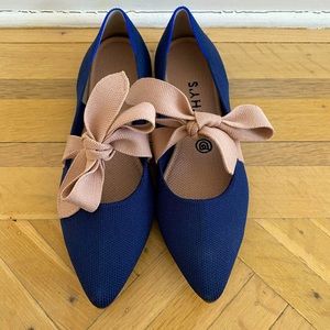 Rothy’s The Point Mary Jane Navy Blue with Pink Strap size 7.5